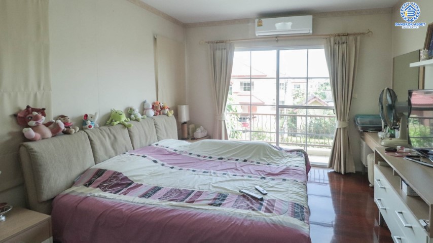 *****บ้านเดี่ยวมือสองกรุงเทพมหานคร โครงการ มัณฑนา เพชรเกษม81  บ้านเดี่ยวหลังใหญ่ พร้อมอยู่ คุณภาพระดับ L&H เนื้อที่ 62.7 ตร.ว. ฟังก์ชัน 3 ห้องนอน 3 ห้องน้ำ 1 ที่จอดรถ บนทำเลเชื่อมต่อ ถนนเพชรเกษม ,ถนนมาเจริญ ,ถนนพุทธมณฑล ใกล้จุดขึ้นทางด่วน "เพชรเกษม" จองเลย!